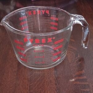 Vintage PYREX Glass 4 Cup Measuring Pitcher b425